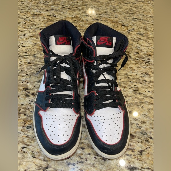 Jordan 1 Retro High OG Bloodline 2019 Nike Air  Men’s Size 10, GUC main image 6